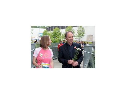 ￼
“Walk Raises Awareness of Asbestos”
Powell River Peak Article